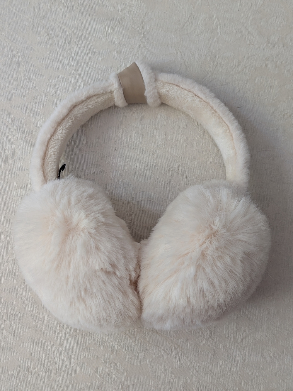 Aspen White Solid Faux Fur Winter Earmuffs, One Size, Unisex Adults
